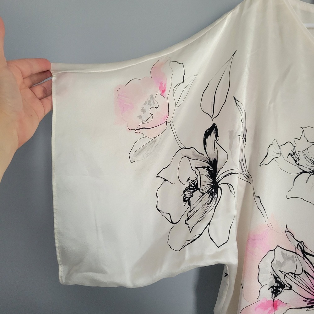 White House Black Market 100% Silk Blouse Womens‎ M White Floral Work Office - Picture 5 of 7